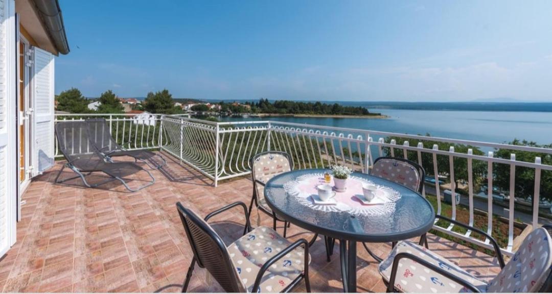 Apartment Petra Raslina Ngoại thất bức ảnh